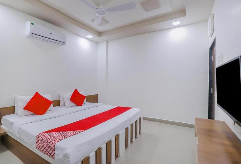 בית מלון כפרי Oyo 80936  Maldhari