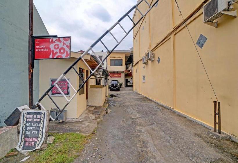 ホテル Oyo 90503 Madina Residence