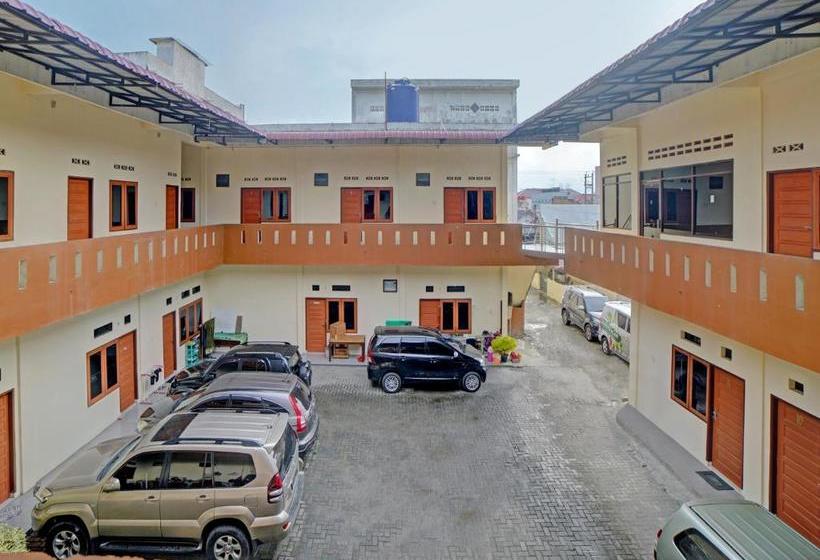 ホテル Oyo 90503 Madina Residence