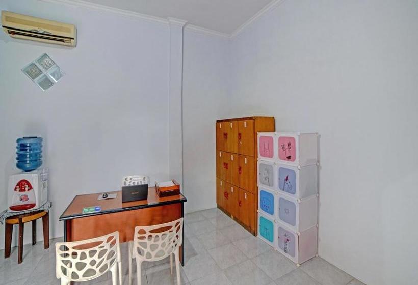 ホテル Oyo 90503 Madina Residence