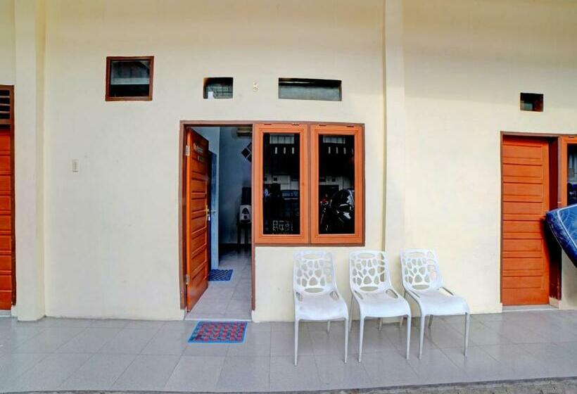 ホテル Oyo 90503 Madina Residence