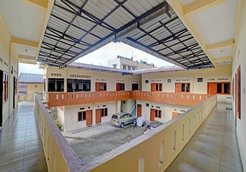 ホテル Oyo 90503 Madina Residence