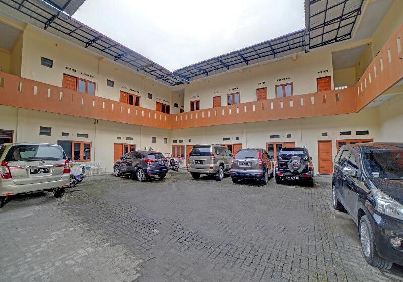 ホテル Oyo 90503 Madina Residence