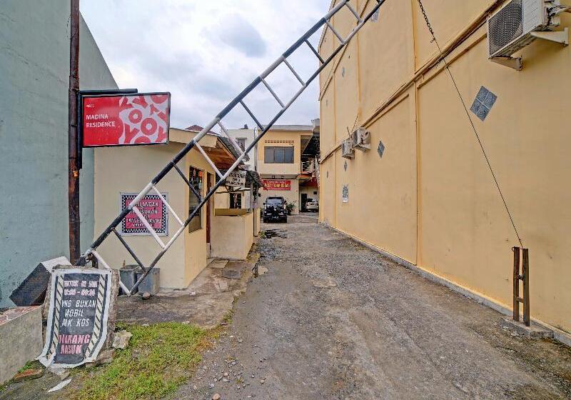 ホテル Oyo 90503 Madina Residence