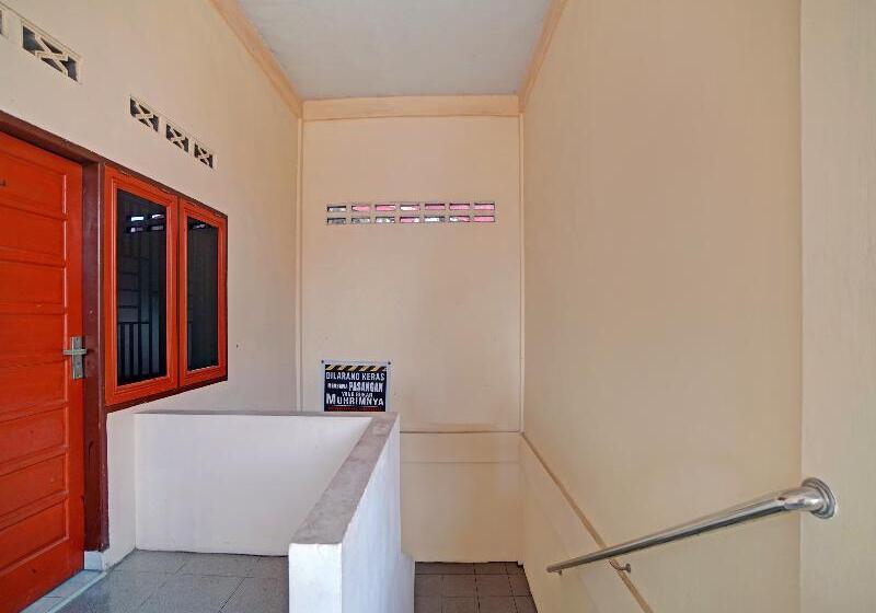 ホテル Oyo 90503 Madina Residence