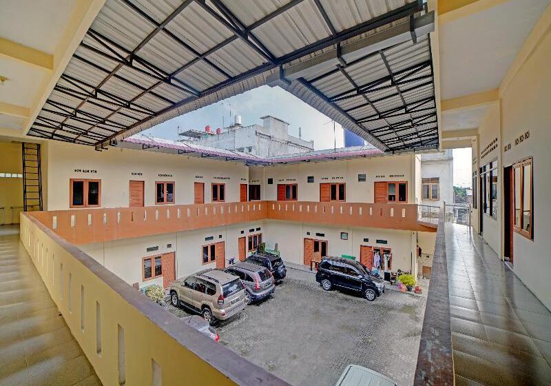 ホテル Oyo 90503 Madina Residence