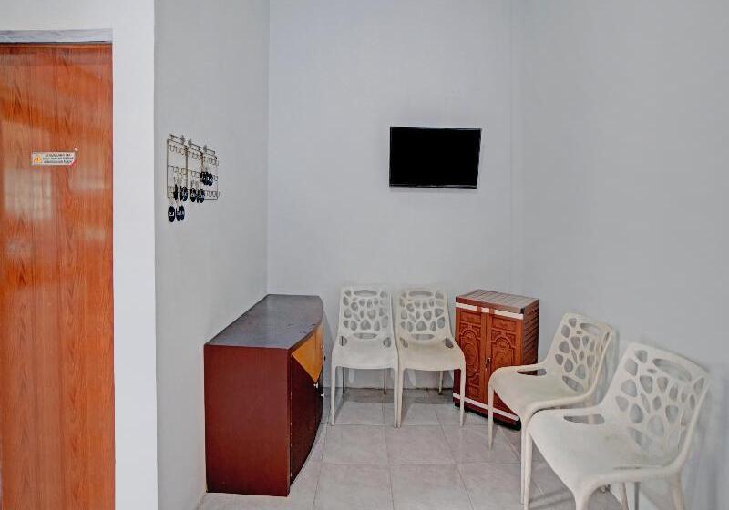 ホテル Oyo 90503 Madina Residence