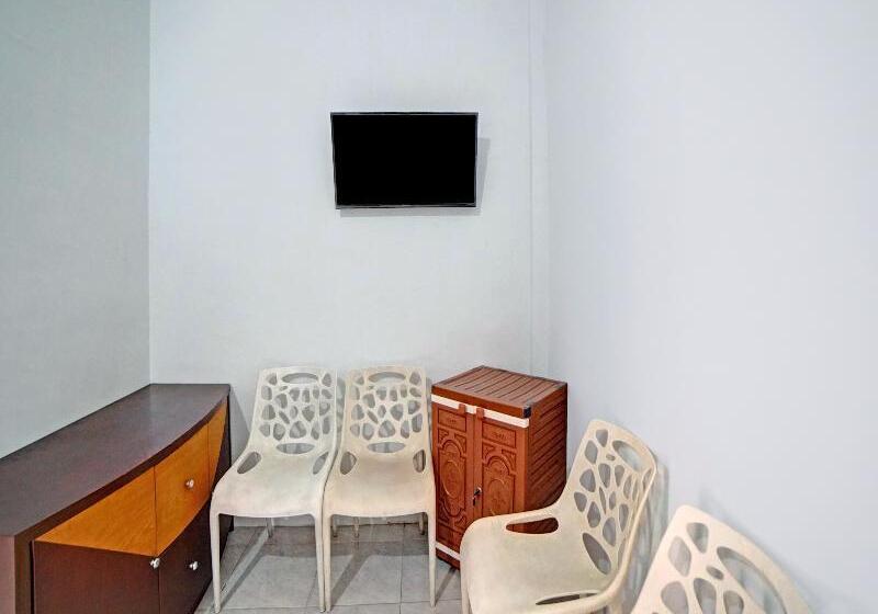 ホテル Oyo 90503 Madina Residence