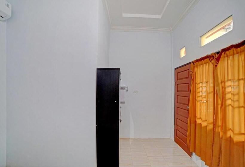 ホテル Oyo 90503 Madina Residence