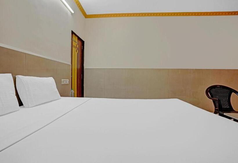 酒店 Spot On 81122 Alfa Lodge