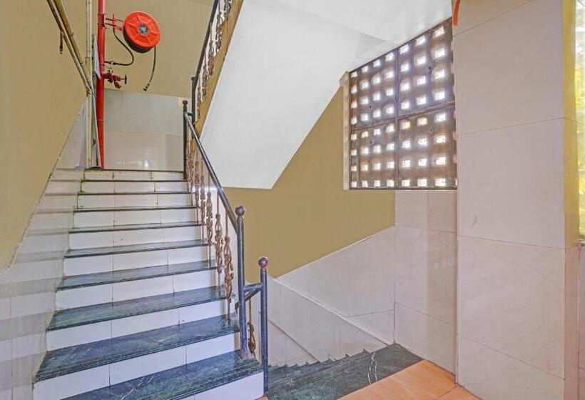 酒店 Spot On 81122 Alfa Lodge