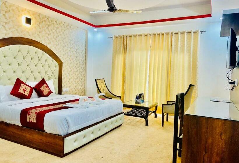 בית מלון כפרי Radiance Regency   Scenic Mountain View Rooms With Balcony