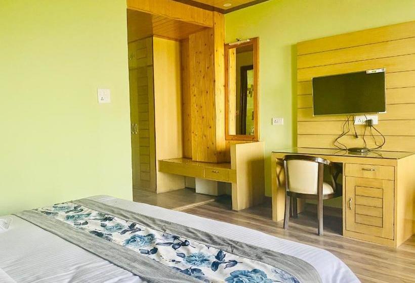 בית מלון כפרי Radiance Regency   Scenic Mountain View Rooms With Balcony