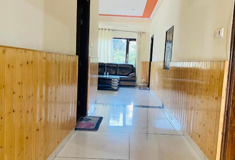 בית מלון כפרי Radiance Regency   Scenic Mountain View Rooms With Balcony