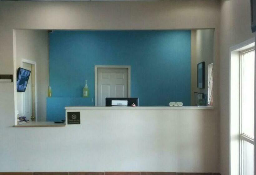 فندق على الطريق Travel Inn