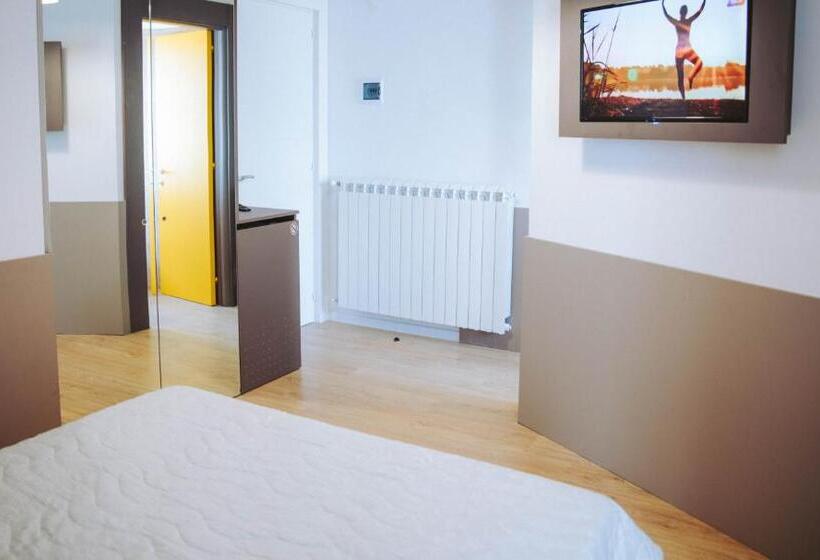 پانسیون Avezzano 3e60