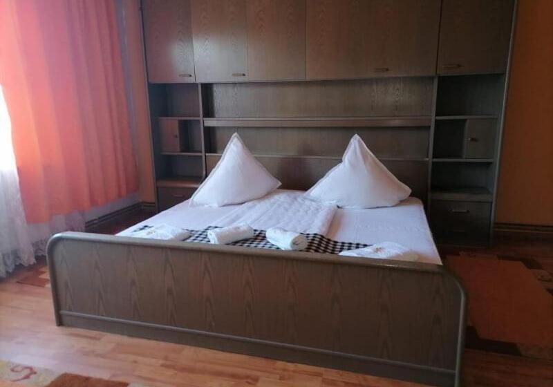 بنسيون Casa Marinca