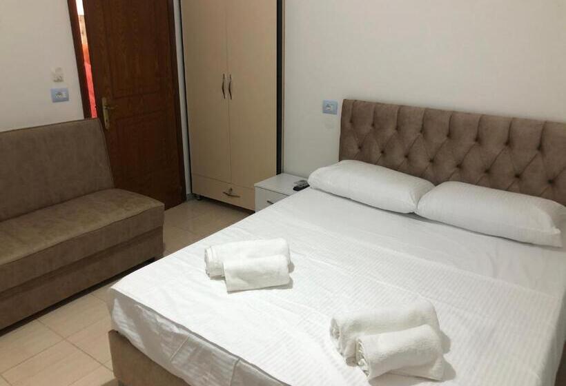 ペンション Elton Tafa Guesthouse