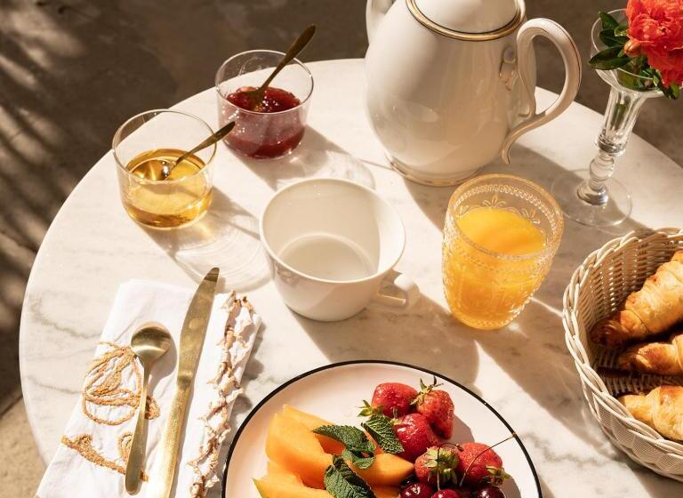 膳宿费 La Fugue Chambres D  Hôtes De Charme , Demeure Historique,piscine,jardin Proche Uzes Nimes Ales