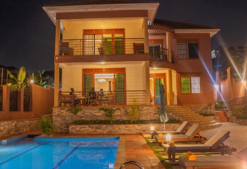 بنسيون Savannah Suites