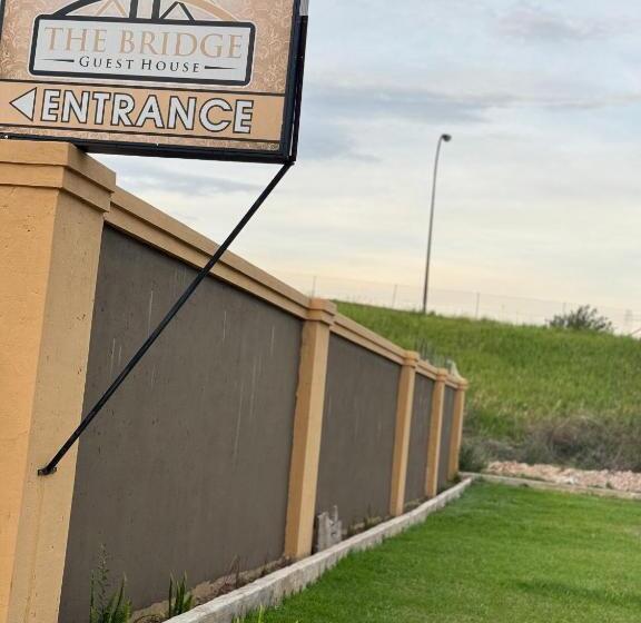 膳宿费 The Bridge Guest House