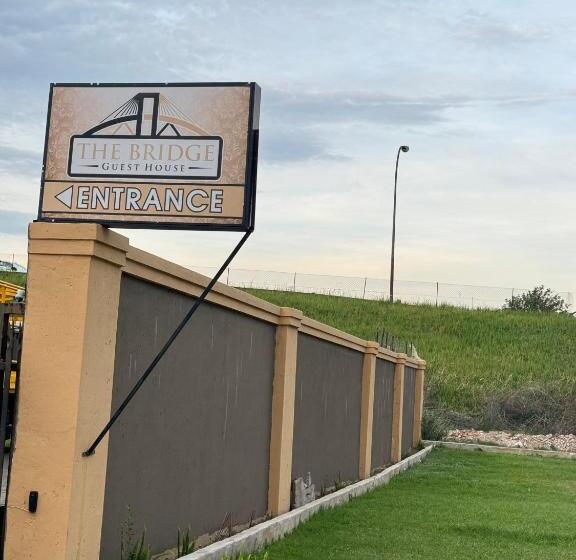 膳宿费 The Bridge Guest House