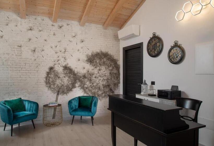 Пансион Theodore Rooms