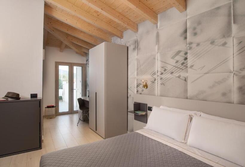 膳宿费 Theodore Rooms