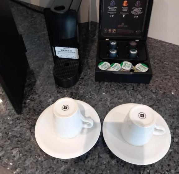 Общежитие Beachcliff Rooms & Apartments