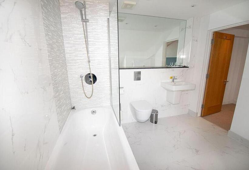 Общежитие Beachcliff Rooms & Apartments