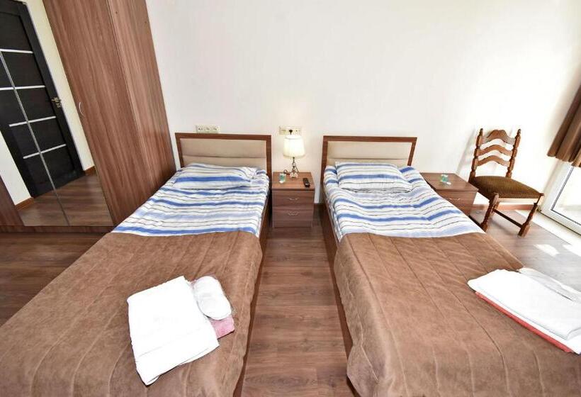 호스텔 Panorama Hotel On Baghramyan Avenue