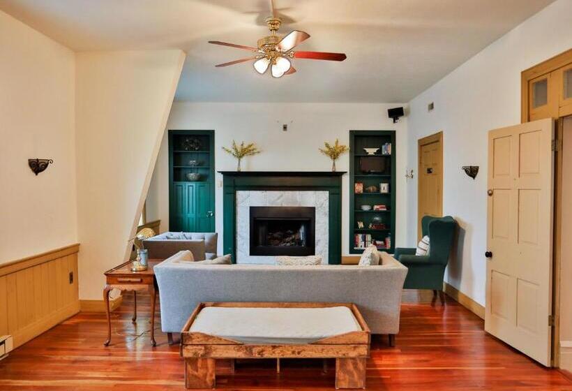 Baneberry Meadows B&b