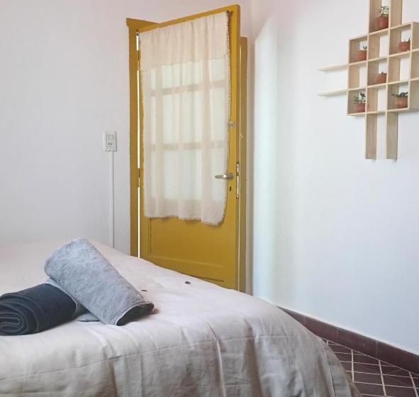 Bed and Breakfast Amalaya Hostel