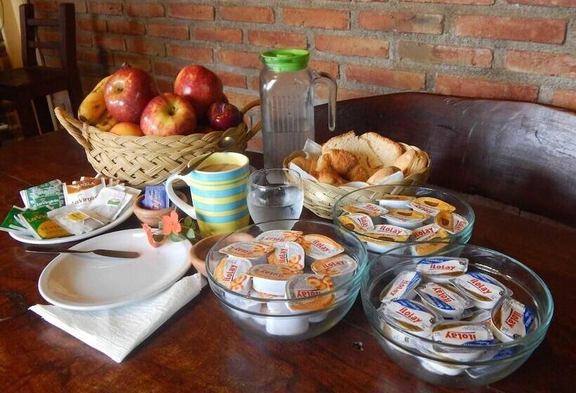 تختخواب و صبحانه Hostal Del Suri