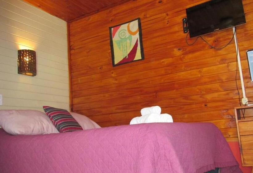 تختخواب و صبحانه Hostal Del Suri