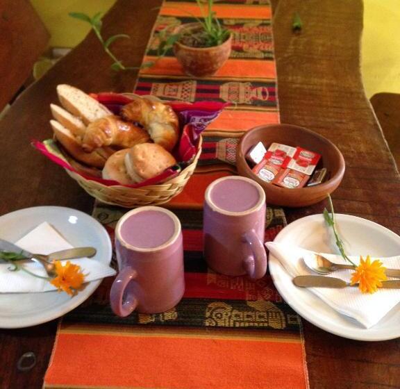 تختخواب و صبحانه Hostal Del Suri