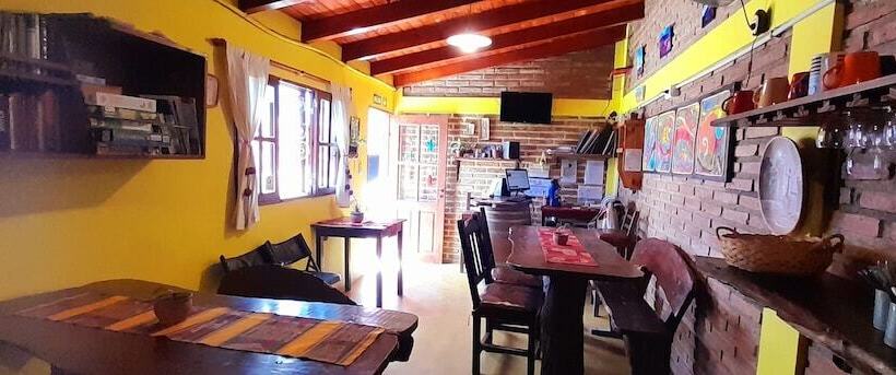 تختخواب و صبحانه Hostal Del Suri