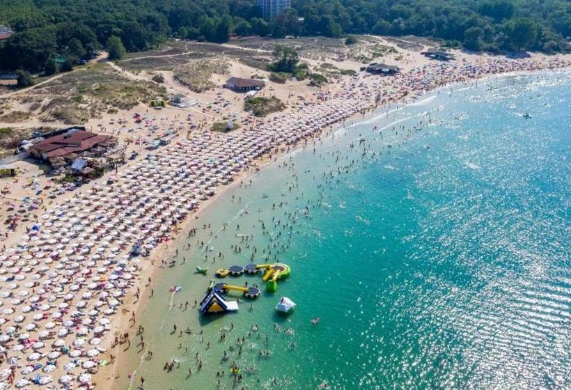 酒店 Lotos Apartments