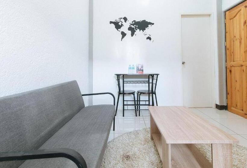 Отель Reddoorz Plus Near Tambo Paranaque