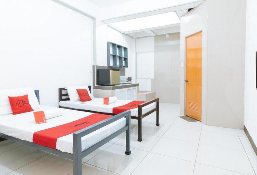 Отель Reddoorz Plus Near Tambo Paranaque