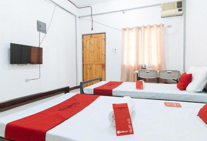 Отель Reddoorz Plus Near Tambo Paranaque