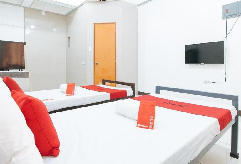 Отель Reddoorz Plus Near Tambo Paranaque