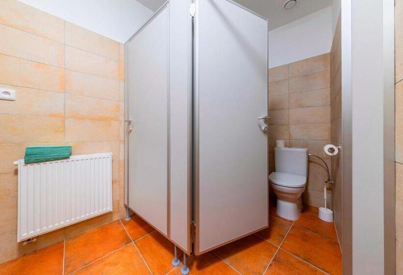 هتل Vila Lovců Králových