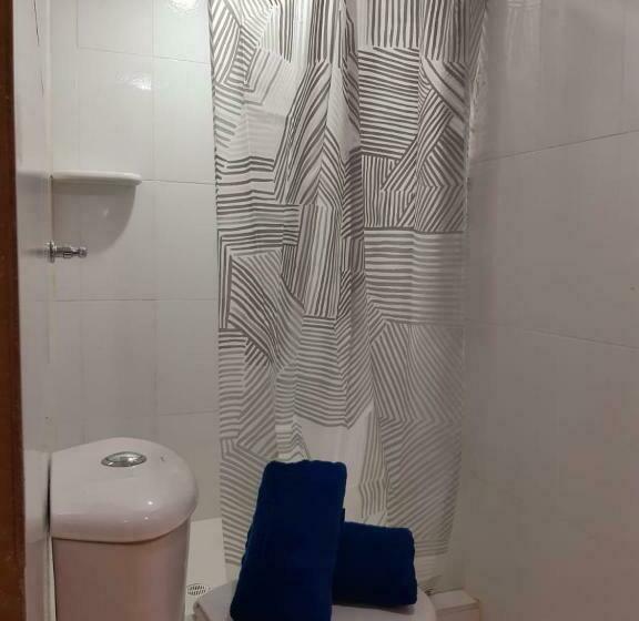 پانسیون Joebi S House Walking Distance To Rocky Cay Beach Ideal For Families Or Groups