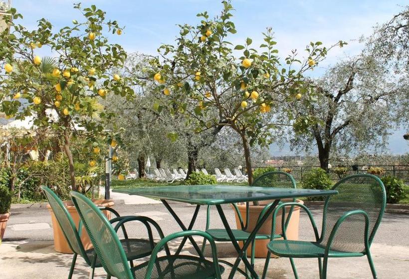 Aparthotel Englovacanze