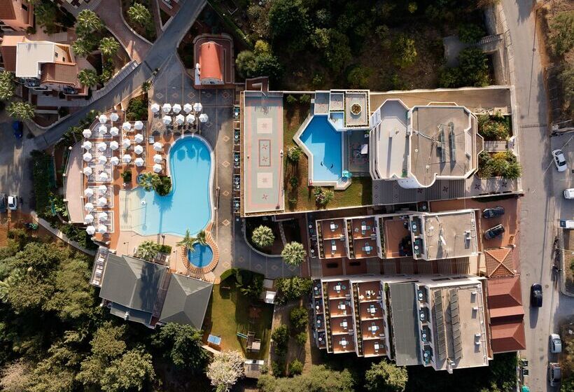 Курорт Asterias Village