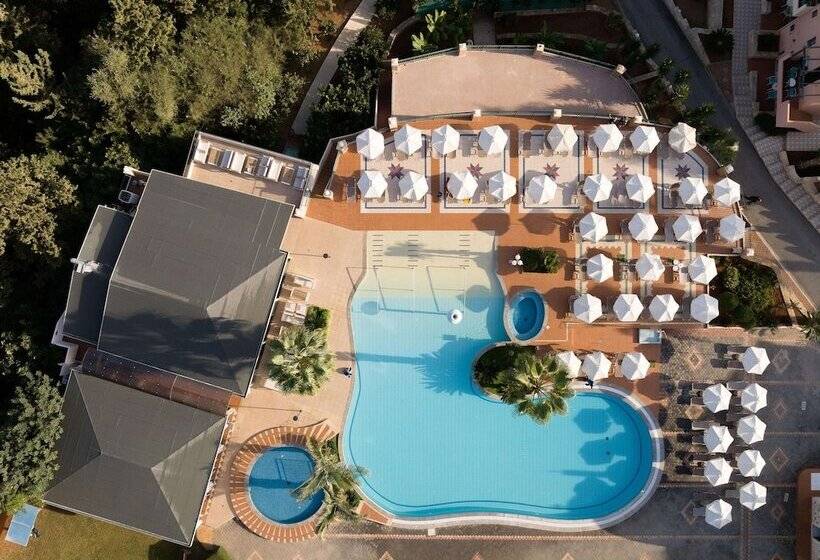 Курорт Asterias Village