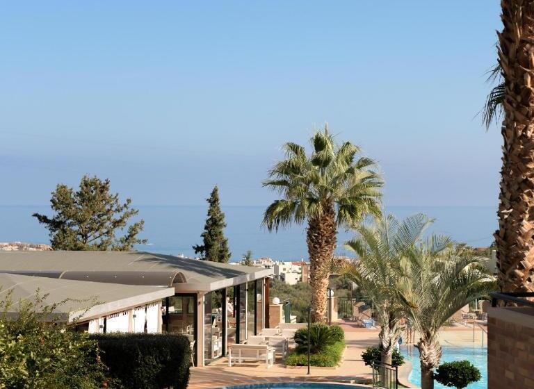 Курорт Asterias Village