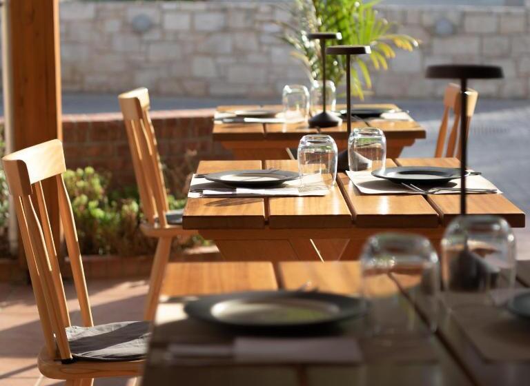 Курорт Asterias Village