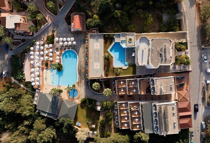 Курорт Asterias Village